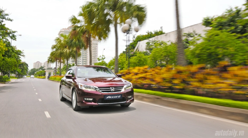 Chọn honda accord hay nissan teana - 1