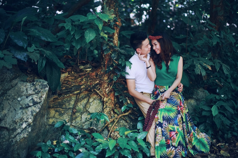 Chuyện tình của cặp đôi có màn chụp ảnh cưới thót tim trong rừng - 2