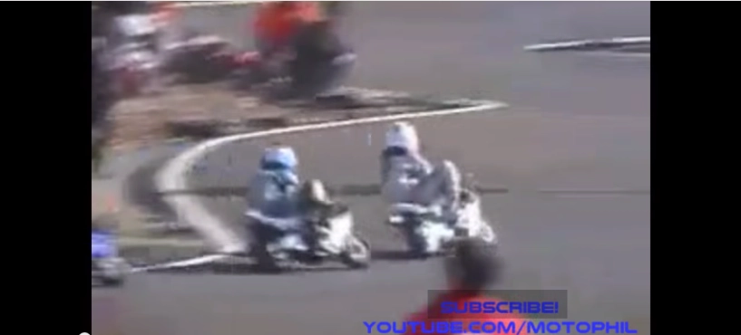 clip đua moto ruồi cực đỉnh phong cách motogp - 2