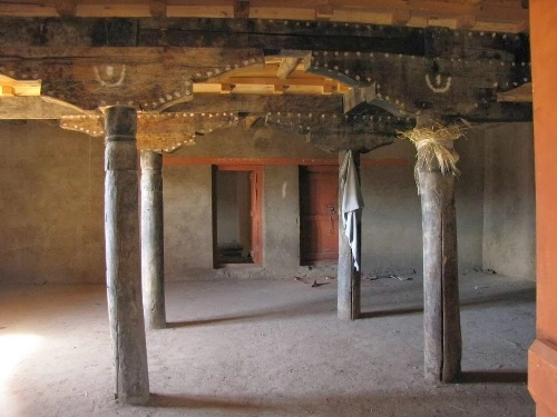 Cung điện nguy nga bỏ hoang trên dãy himalaya - 2