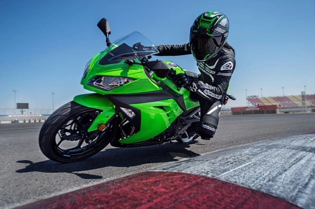 Đại gia đình kawasaki ninja phiên bản 2015 trình làng - 4