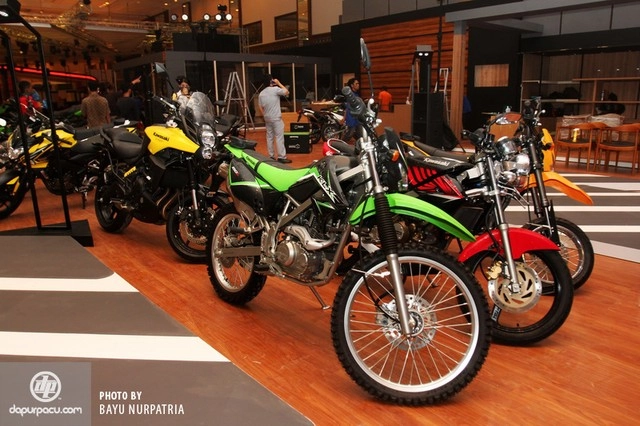 Dàn xế khủng hùng hậu trước giờ khai mạc triển lãm môtô indonesia - 12