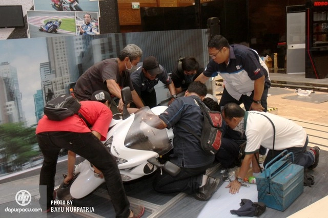 Dàn xế khủng hùng hậu trước giờ khai mạc triển lãm môtô indonesia - 13