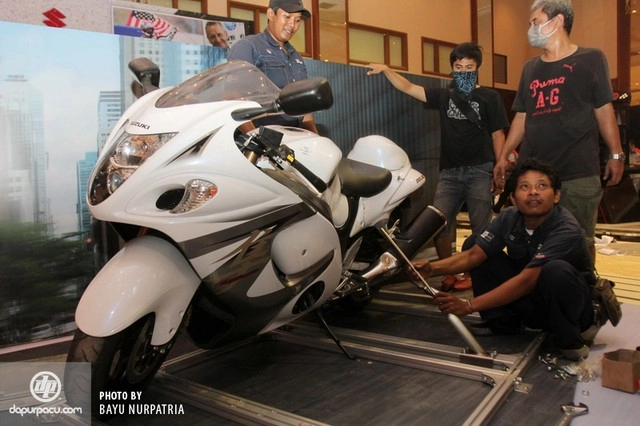 Dàn xế khủng hùng hậu trước giờ khai mạc triển lãm môtô indonesia - 14