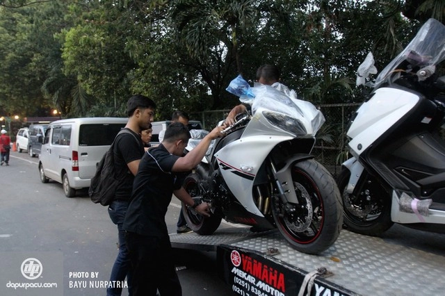 Dàn xế khủng hùng hậu trước giờ khai mạc triển lãm môtô indonesia - 31