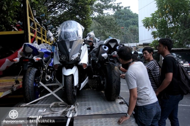 Dàn xế khủng hùng hậu trước giờ khai mạc triển lãm môtô indonesia - 34