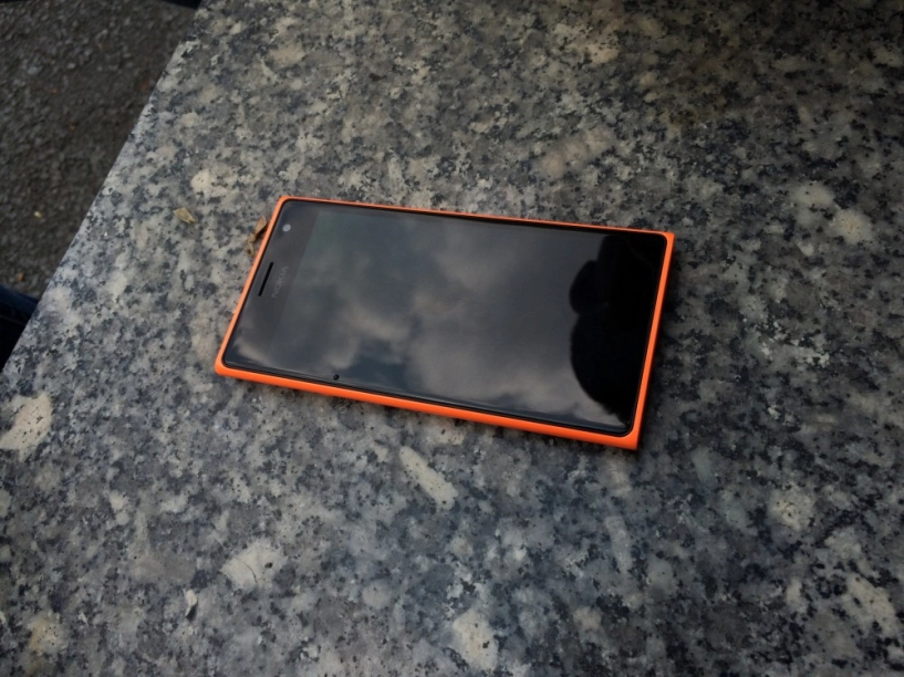 Đánh giá chi tiết lumia 730 tốt từ thiết kế cho đến camera - 1