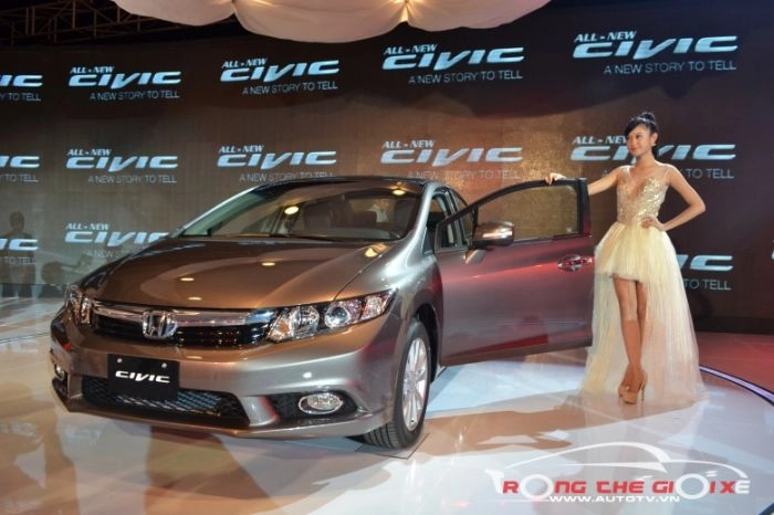 Diễm hương nổi bật tại lễ ra mắt honda civic 2012 tại hà nội - 9