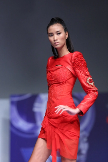 Đồ couture việt ra mắt tại vn international fashion week - 3