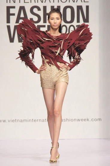 Đồ couture việt ra mắt tại vn international fashion week - 6