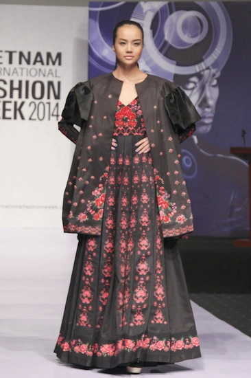 Đồ couture việt ra mắt tại vn international fashion week - 2