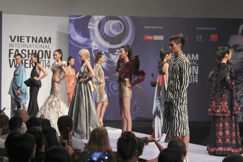 Đồ couture việt ra mắt tại vn international fashion week - 12