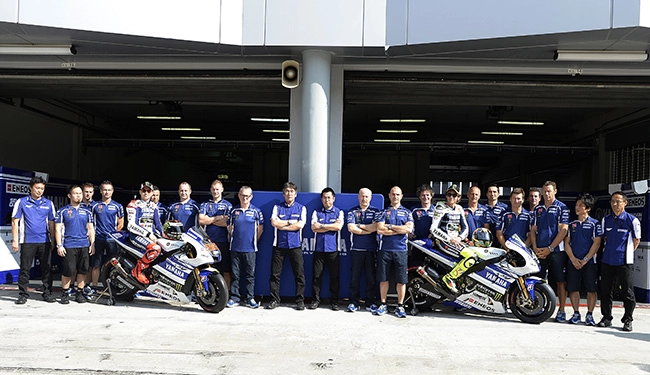 Đội hình các tay đua của yamaha factory racing mùa giải 2014 - 9
