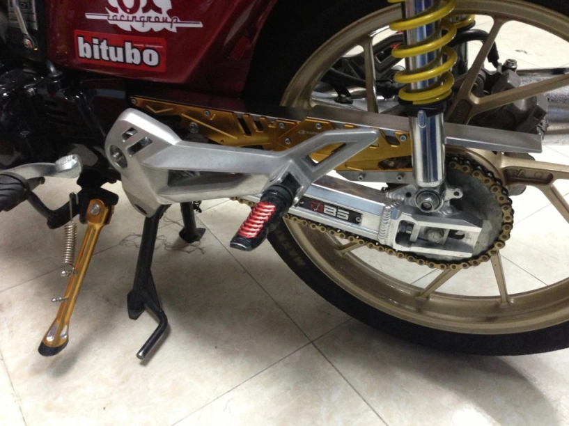 Dream đỏ độ chất cùng dàn xe khủng trong nhà - 9