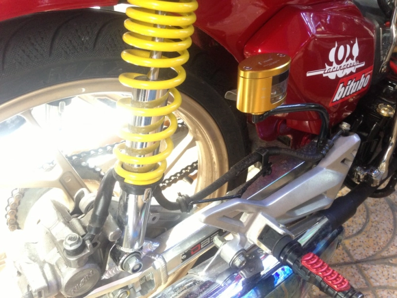 Dream đỏ độ chất cùng dàn xe khủng trong nhà - 8