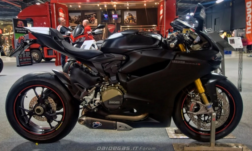 Ducati 1199 panigale màu đen huyền bí - 2