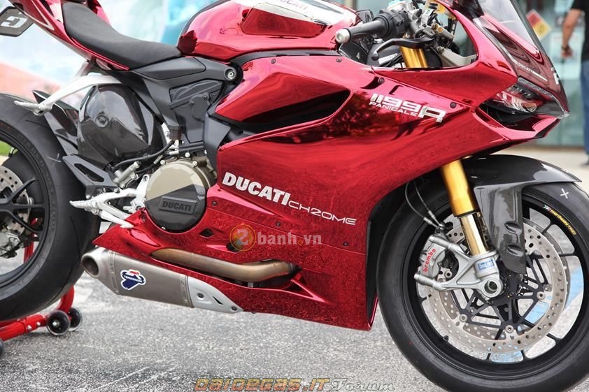 Ducati 1199 panigale r ấn tượng với bản độ màu chrome cromata rossa - 2