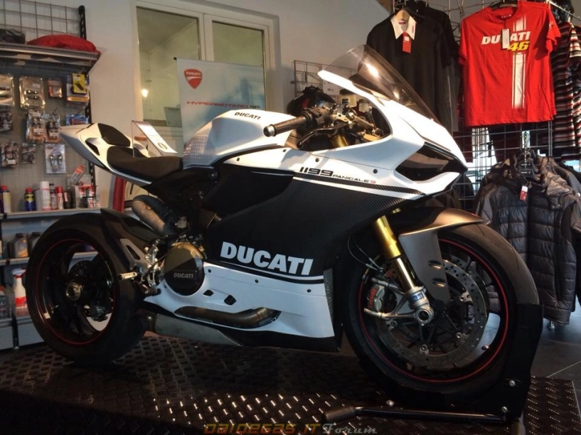 Ducati 1199 panigale s black white - 2