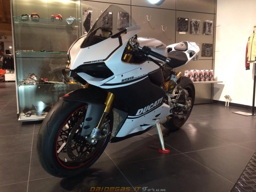 Ducati 1199 panigale s black white - 3