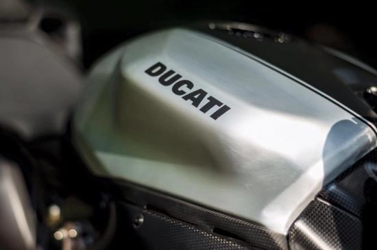 Ducati 1199 panigale s độ siêu chất từ arete americana - 3