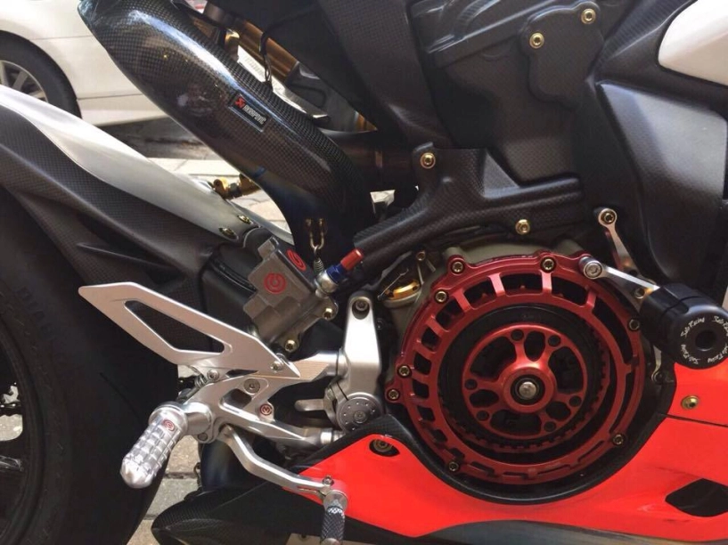 Ducati 1199 panigale s độ siêu khủng với dàn đồ chơi khủng - 5