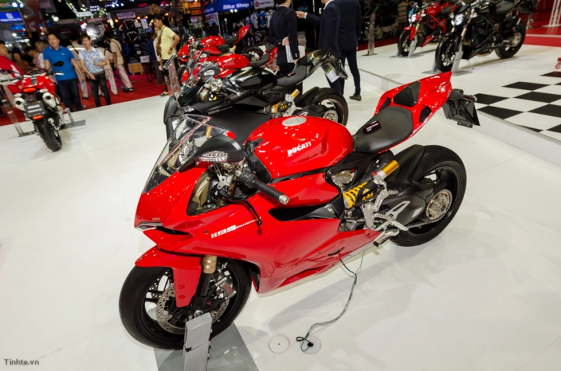Ducati 1199 panigale s khác gì so với bản superleggera - 6