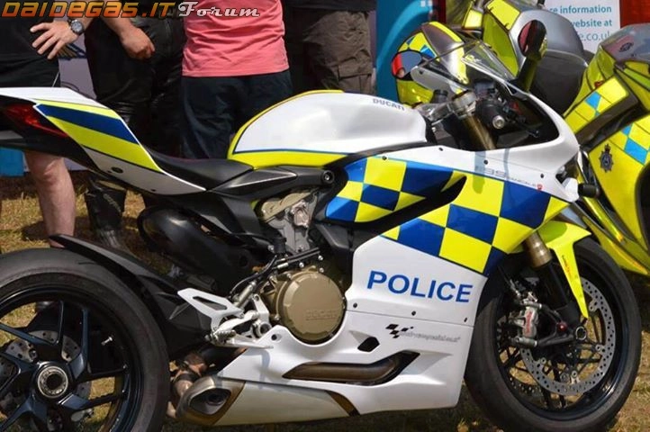 Ducati 1199 police quá mạnh cho đội cảnh sát - 3