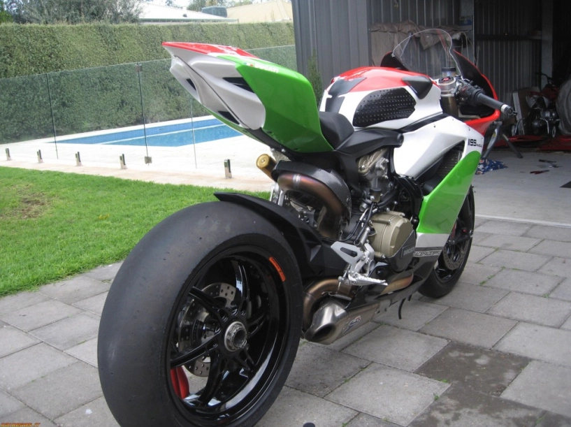 Ducati 1199 s panigale tricolore cỗ máy siêu lòng mọi con tim - 8