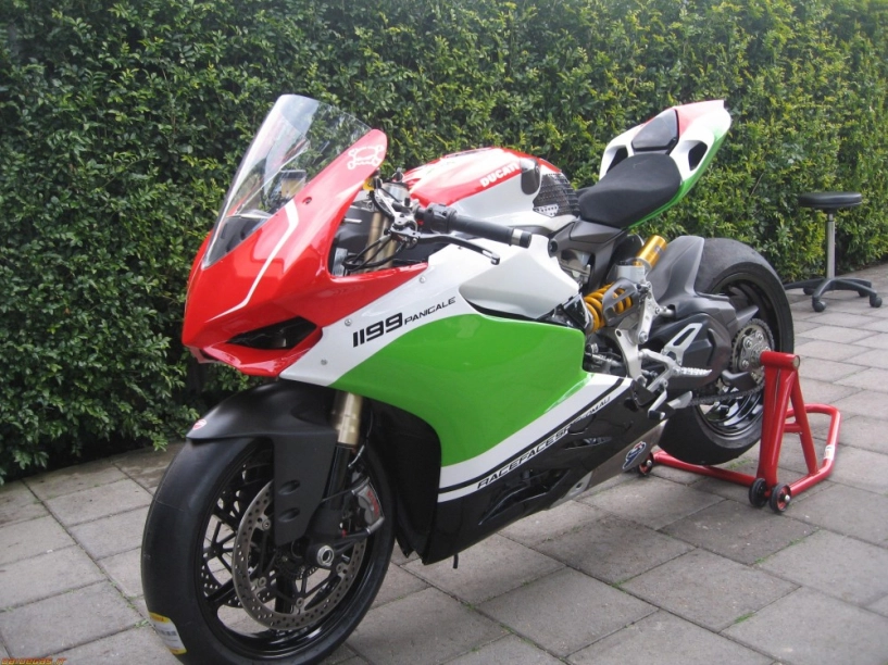 Ducati 1199 s panigale tricolore cỗ máy siêu lòng mọi con tim - 7