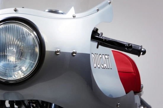 Ducati 860 gt độ cafe racer trái tim ý trong vẻ đẹp anh - 9