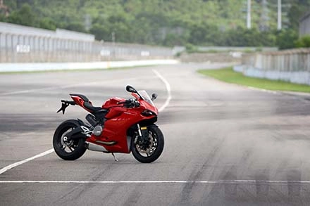 Ducati 899 panigale sẽ được bán với giá 577 triệu đồng tại việt nam - 13
