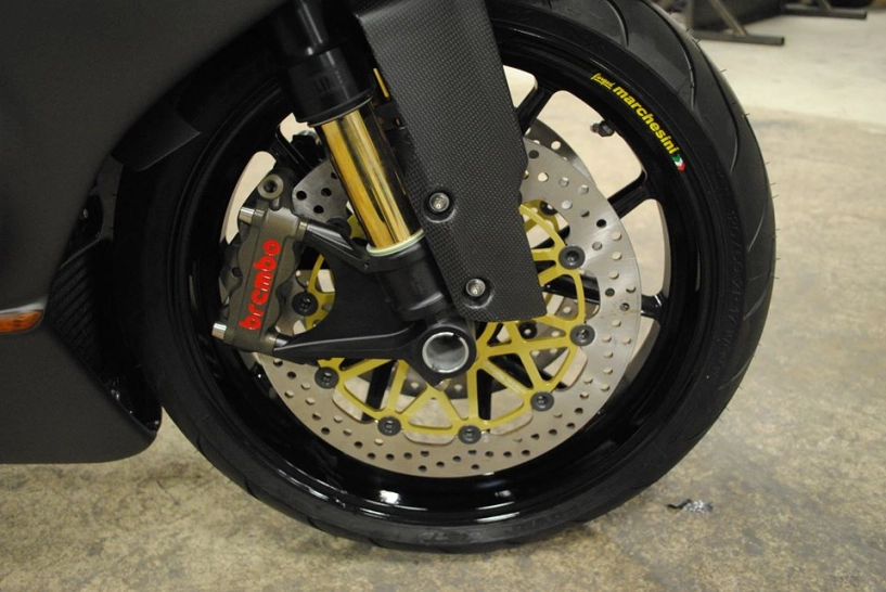Ducati 999 phiên bản carbon fiber - 2