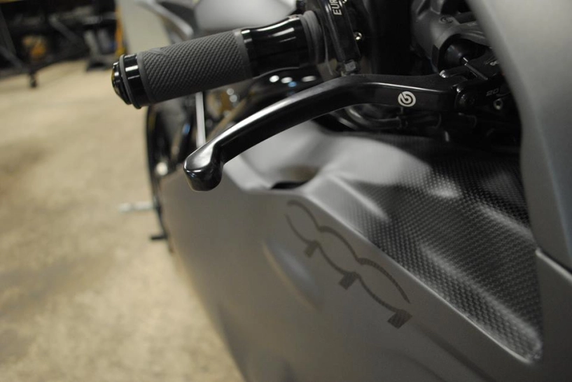 Ducati 999 phiên bản carbon fiber - 3