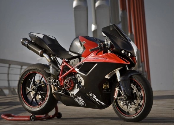 Ducati biến hóa nhẹ nhàng với bộ bodykit vandetta - 1