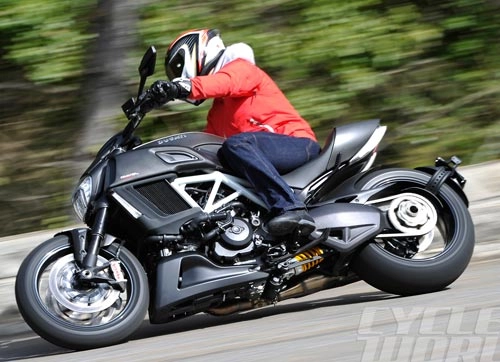 Ducati diavel 2015 công bố giá - 2