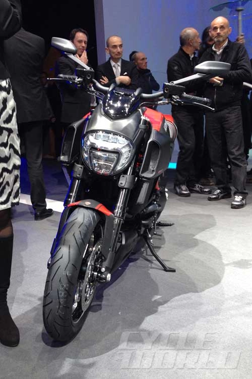 Ducati diavel 2015 công bố giá - 5