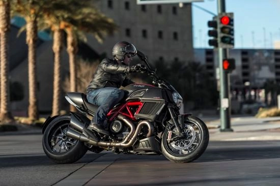 Ducati diavel 2015 - dòng xe cơ bắp của người ý - 2