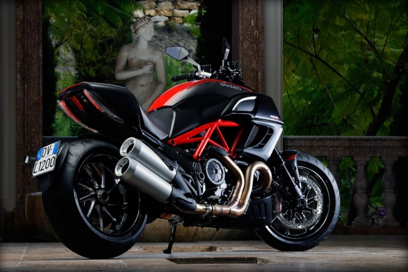 Ducati diavel đứa con lai ác quỷ của 2 dòng nakedbike và cruiser - 2