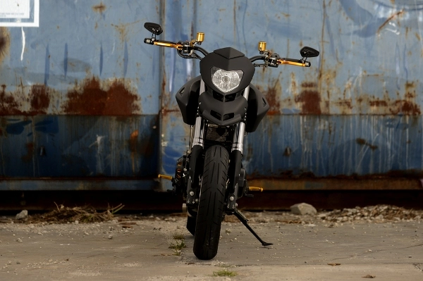 Ducati hypermotard cứng cáp với bản độ từ c2 design - 3
