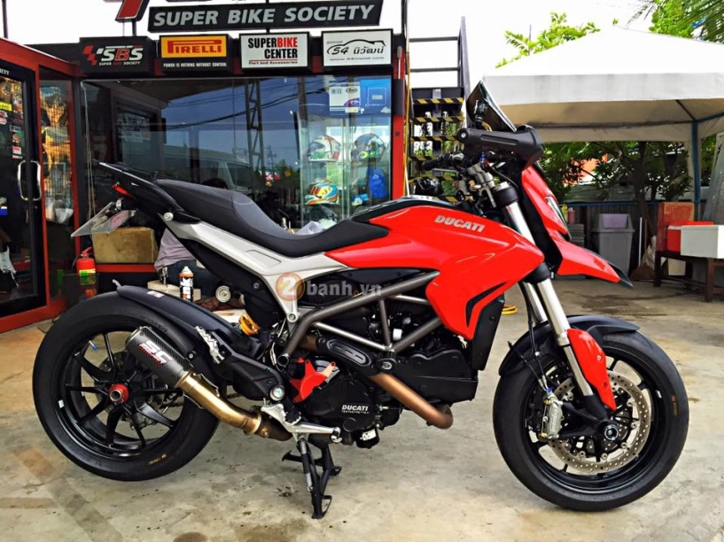 Ducati hyperstrada chiến binh trên xa lộ - 1