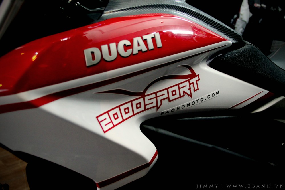 Ducati hyperstrada lung linh khoe sắc - 6