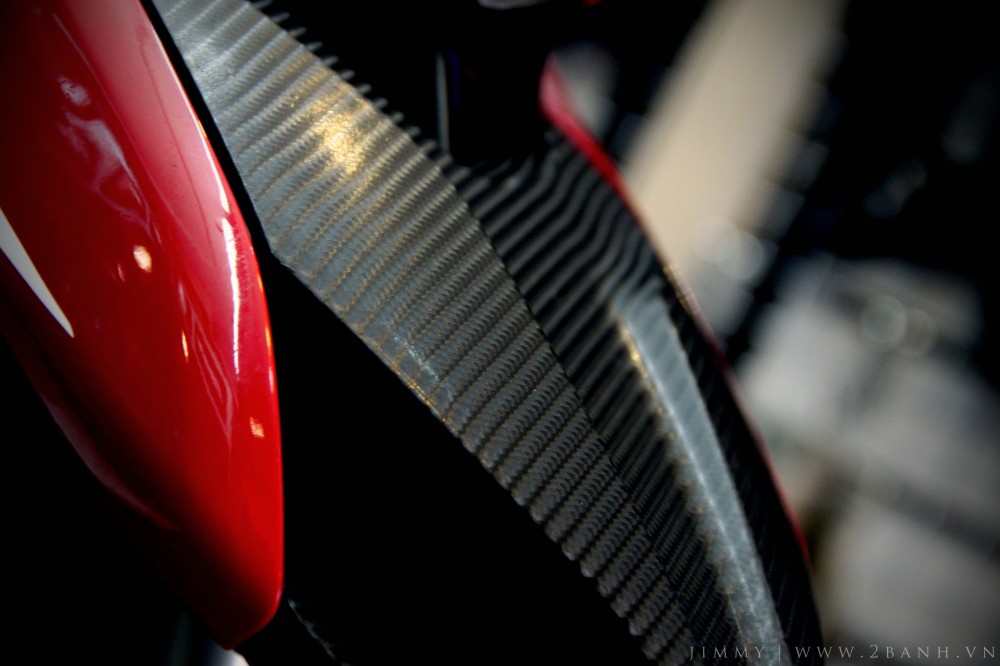 Ducati hyperstrada lung linh khoe sắc - 8