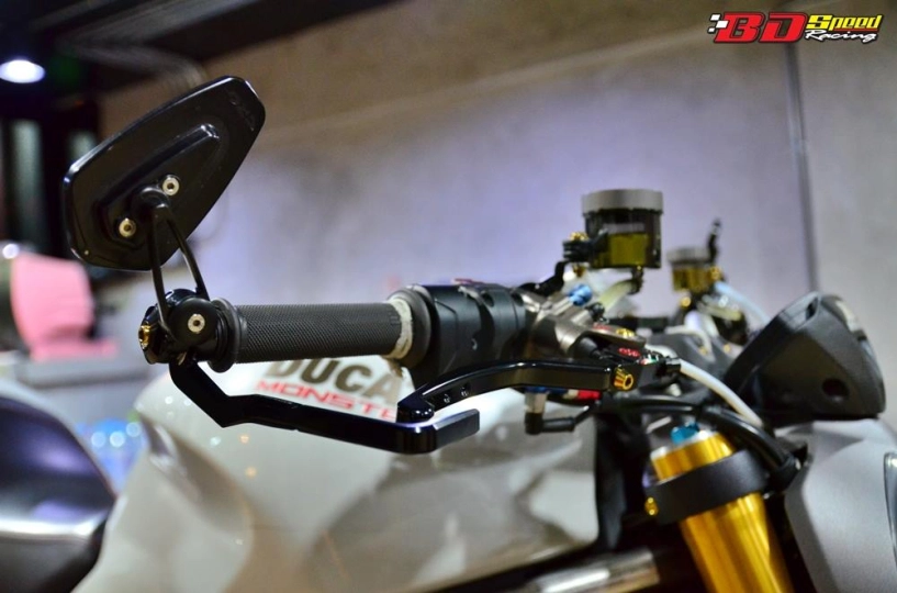 Ducati monster 1200 độ siêu khủng với dàn đồ chơi hàng hiệu - 7