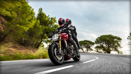 Ducati monster 1200 quỷ dữ xuất hiện với giá tốt - 20