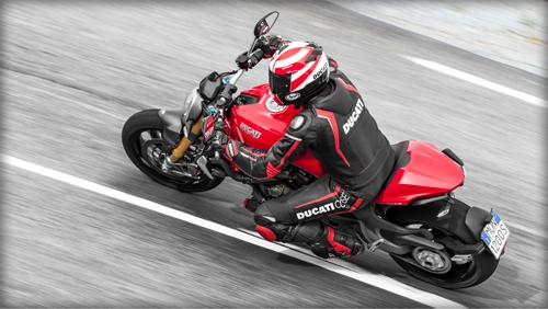 Ducati monster 1200 quỷ dữ xuất hiện với giá tốt - 19