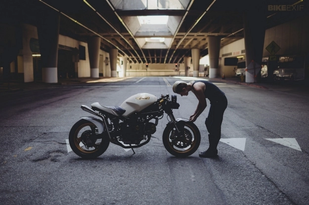 Ducati monster 750 độ hầm hố của một nữ biker viết báo - 3