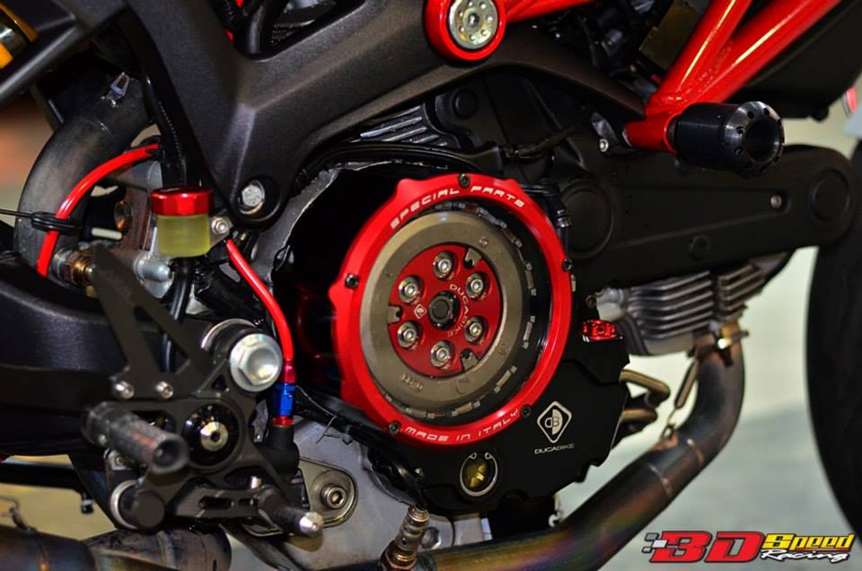 Ducati monster 796 độ sành điệu bên đồ chơi hàng hiệu - 10