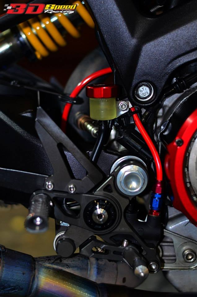 Ducati monster 796 độ sành điệu bên đồ chơi hàng hiệu - 11