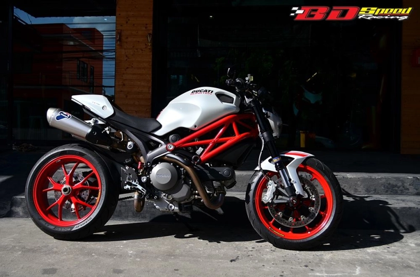 Ducati monster 796 s2r độ khoe dáng tại thái lan - 1