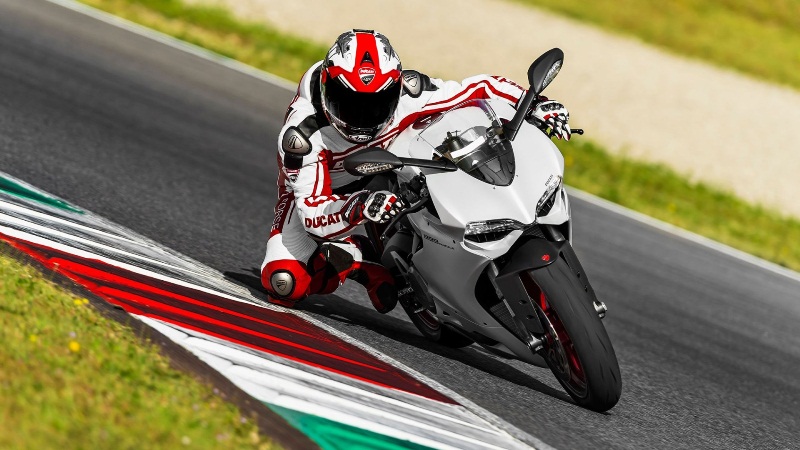 Ducati sẽ ra mắt 9 mẫu xe mô tô mới vào năm 2016 - 2